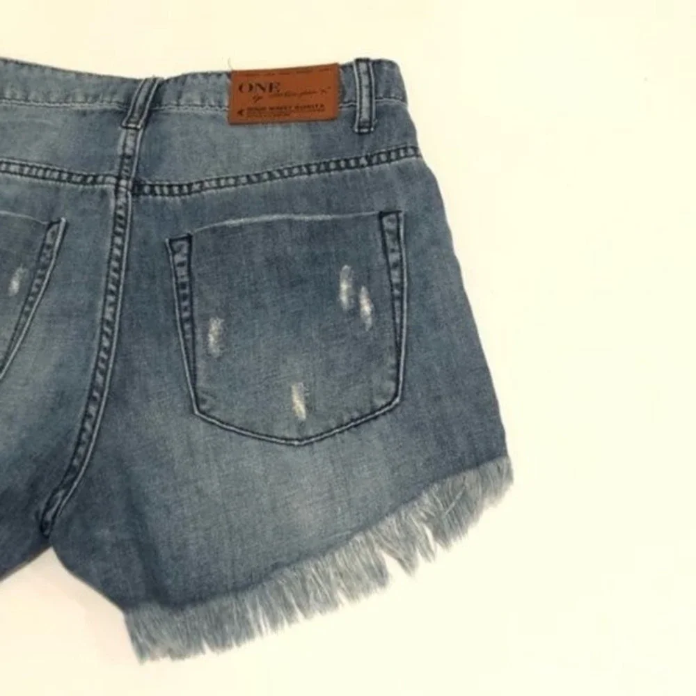 One Teaspoon Denim Cutoff Fringe Shorts Size 26 - Picture 10 of 12